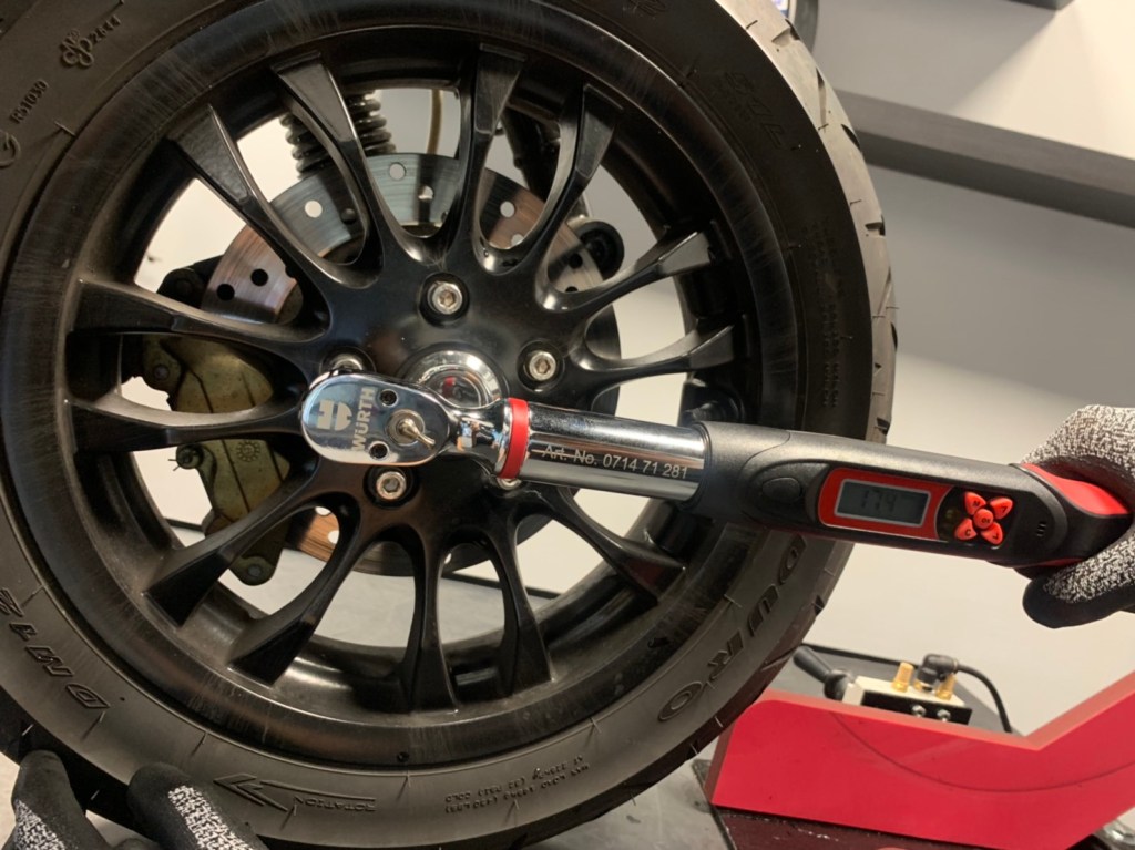 偉士牌Vespa的異常晃動？有異音？其實都跟螺絲有關係