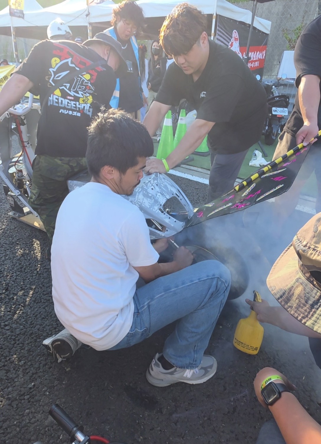 比賽車輛燒胎中